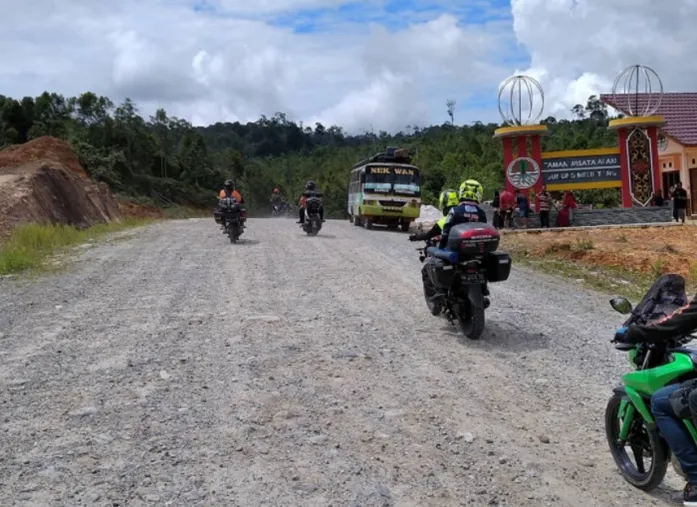 YVCI Kalimantan Gelar Touring Kemerdekaan RI ke-75 di Batas Negara
